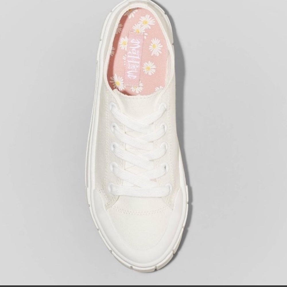 Mad Love Women’s Lace Up Fran Sneakers